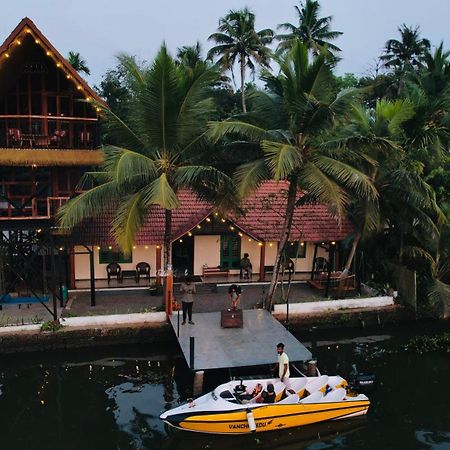 Tulsi Kayal Retreat Appartement Champakulam Buitenkant foto