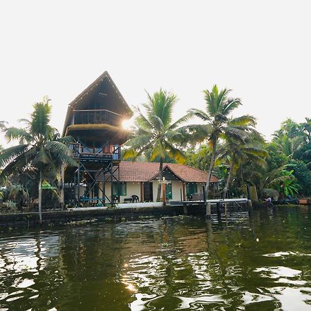 Tulsi Kayal Retreat Appartement Champakulam Buitenkant foto