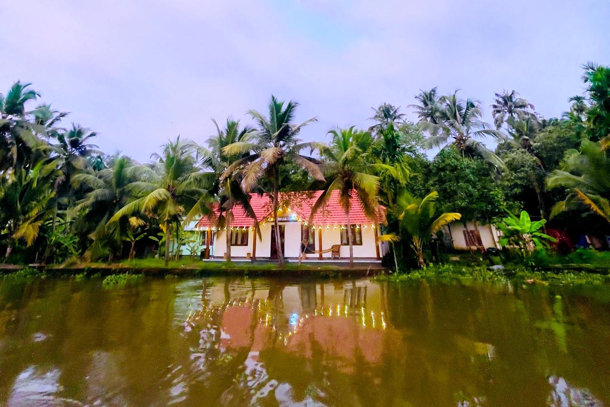 Tulsi Kayal Retreat Appartement Champakulam Buitenkant foto