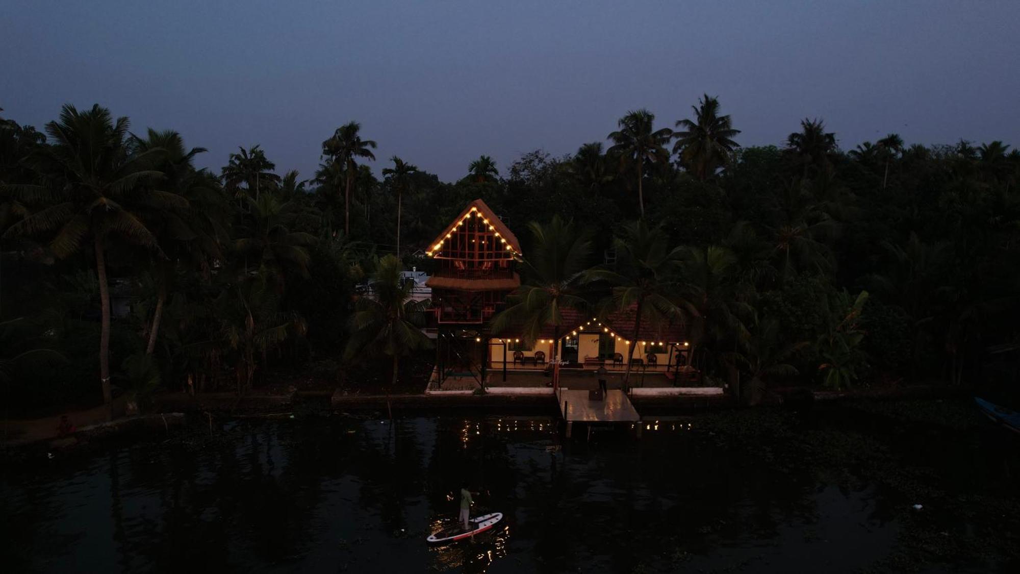 Tulsi Kayal Retreat Appartement Champakulam Buitenkant foto