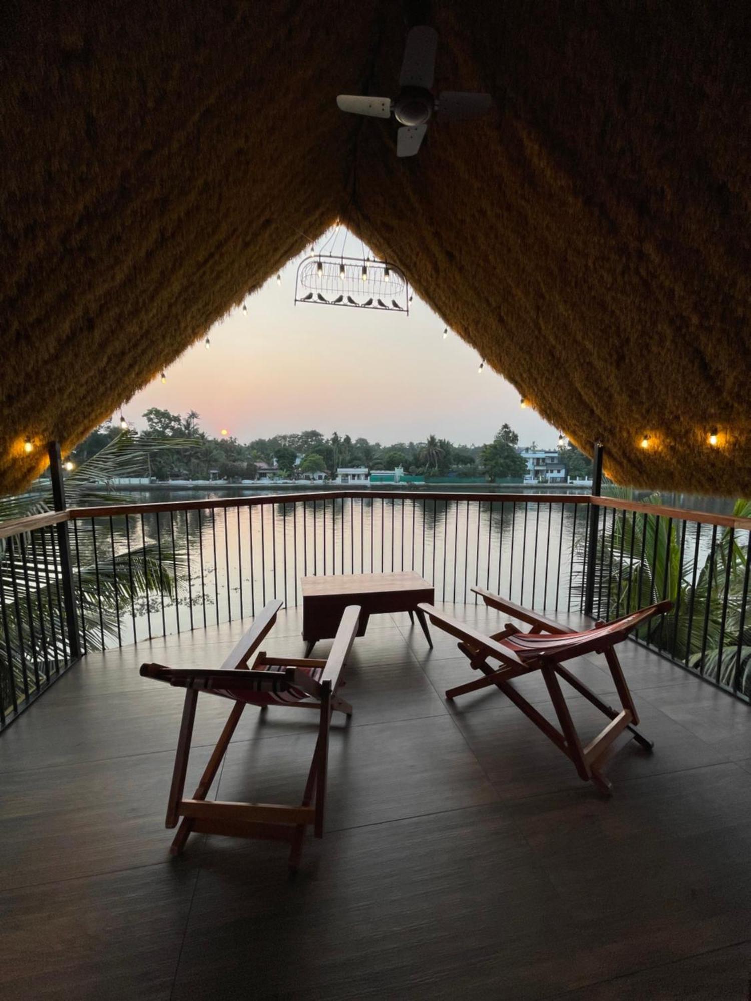 Tulsi Kayal Retreat Appartement Champakulam Buitenkant foto