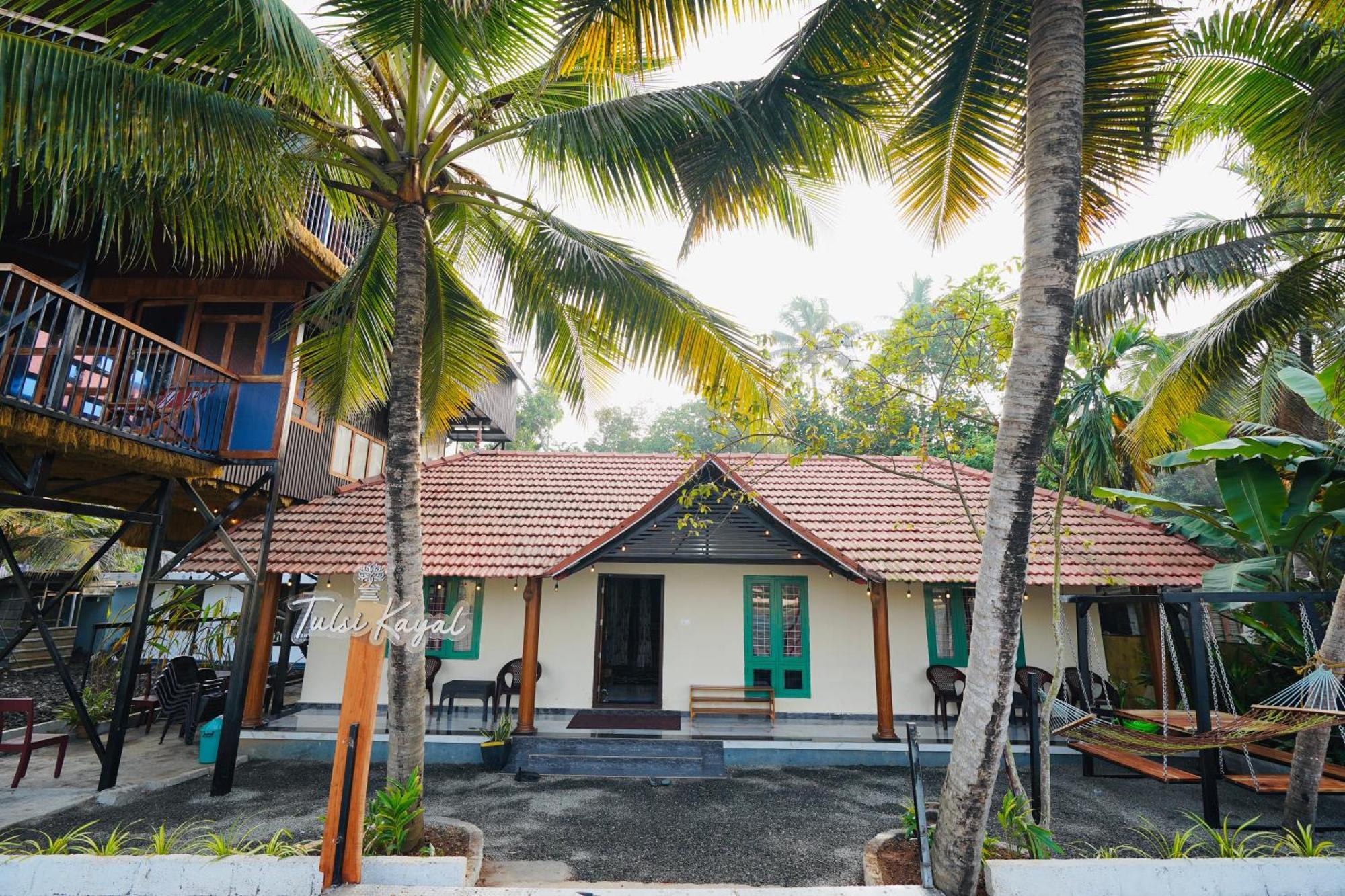 Tulsi Kayal Retreat Appartement Champakulam Buitenkant foto