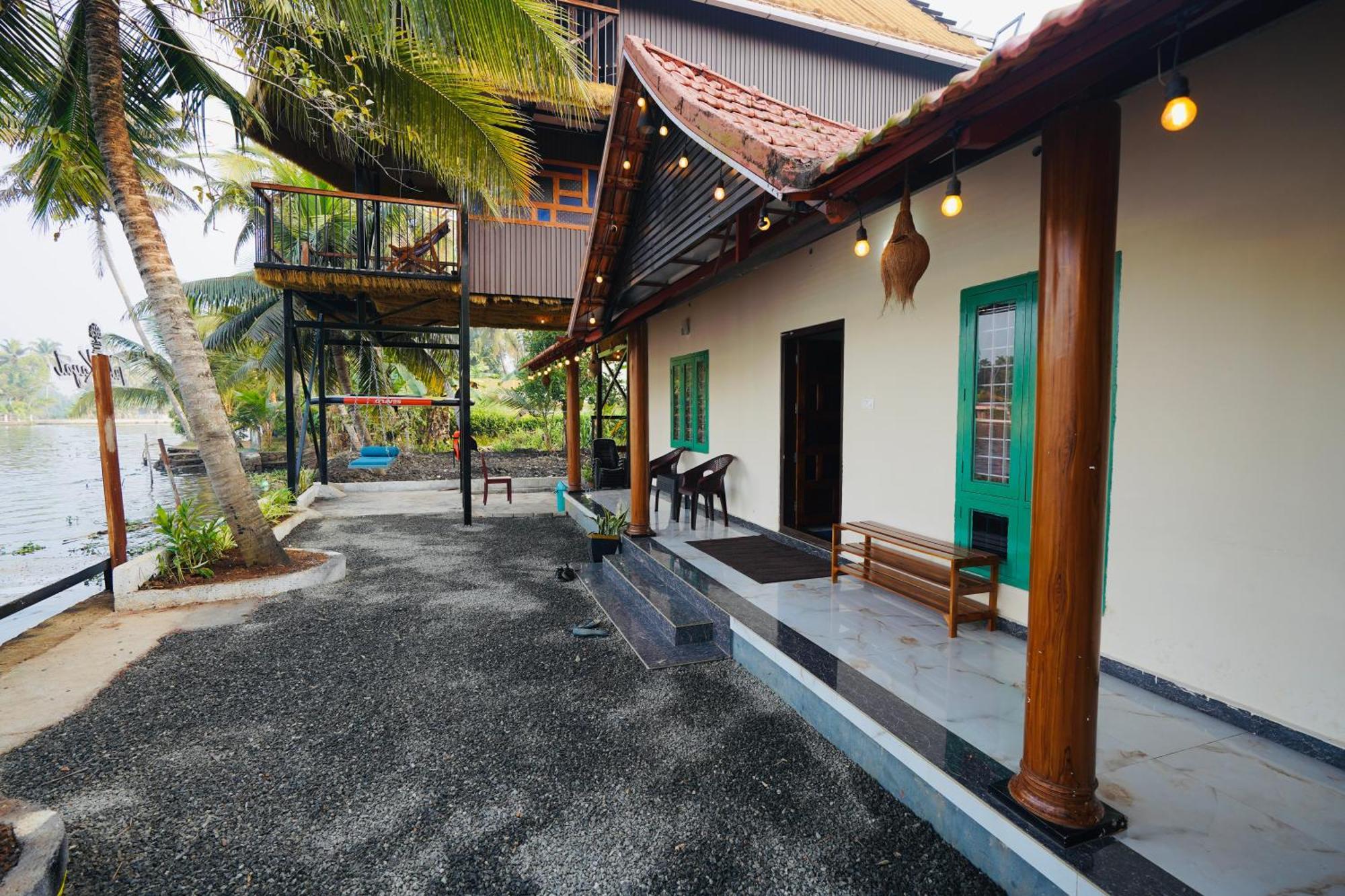 Tulsi Kayal Retreat Appartement Champakulam Buitenkant foto