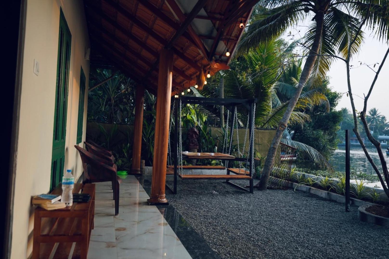 Tulsi Kayal Retreat Appartement Champakulam Buitenkant foto