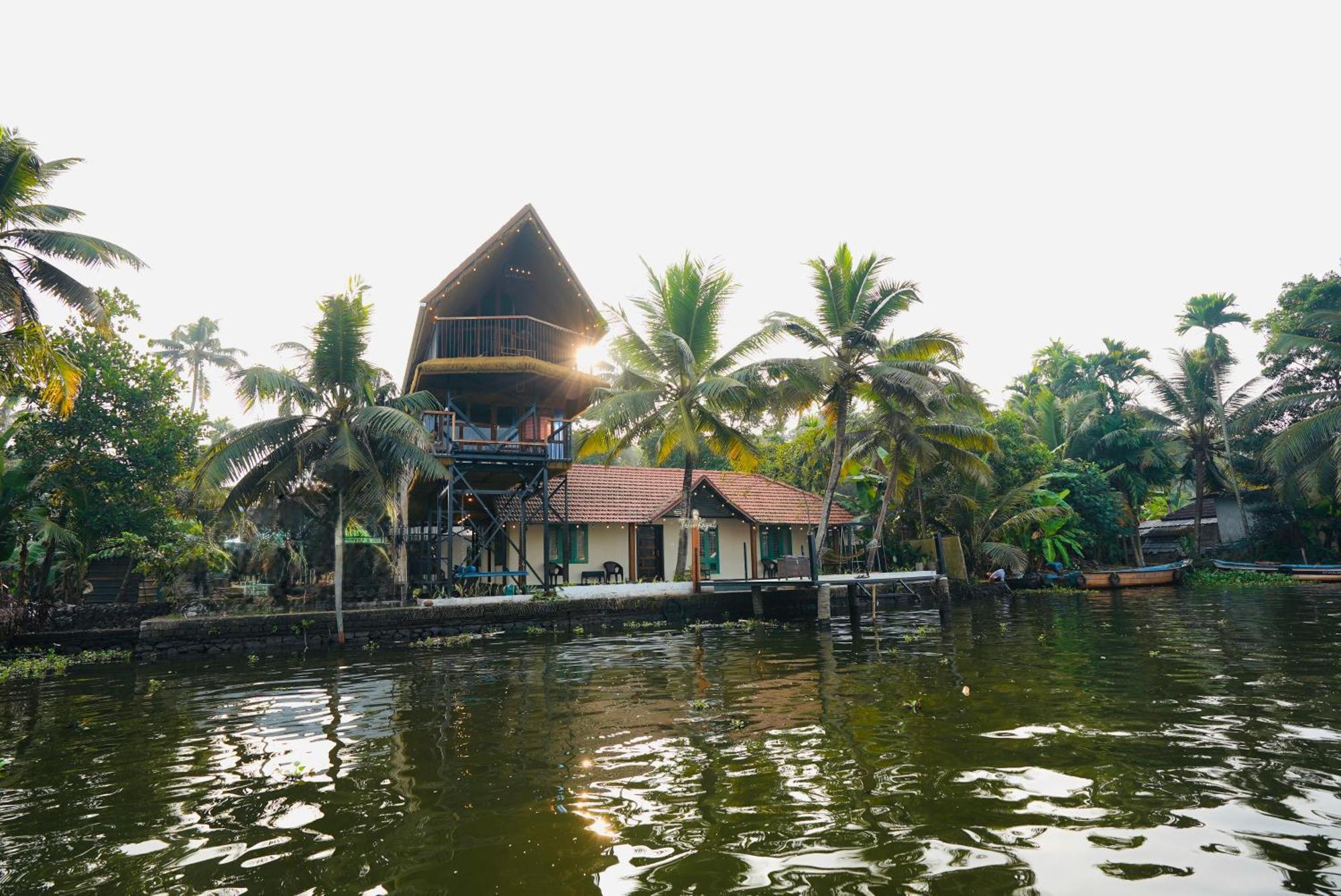 Tulsi Kayal Retreat Appartement Champakulam Buitenkant foto