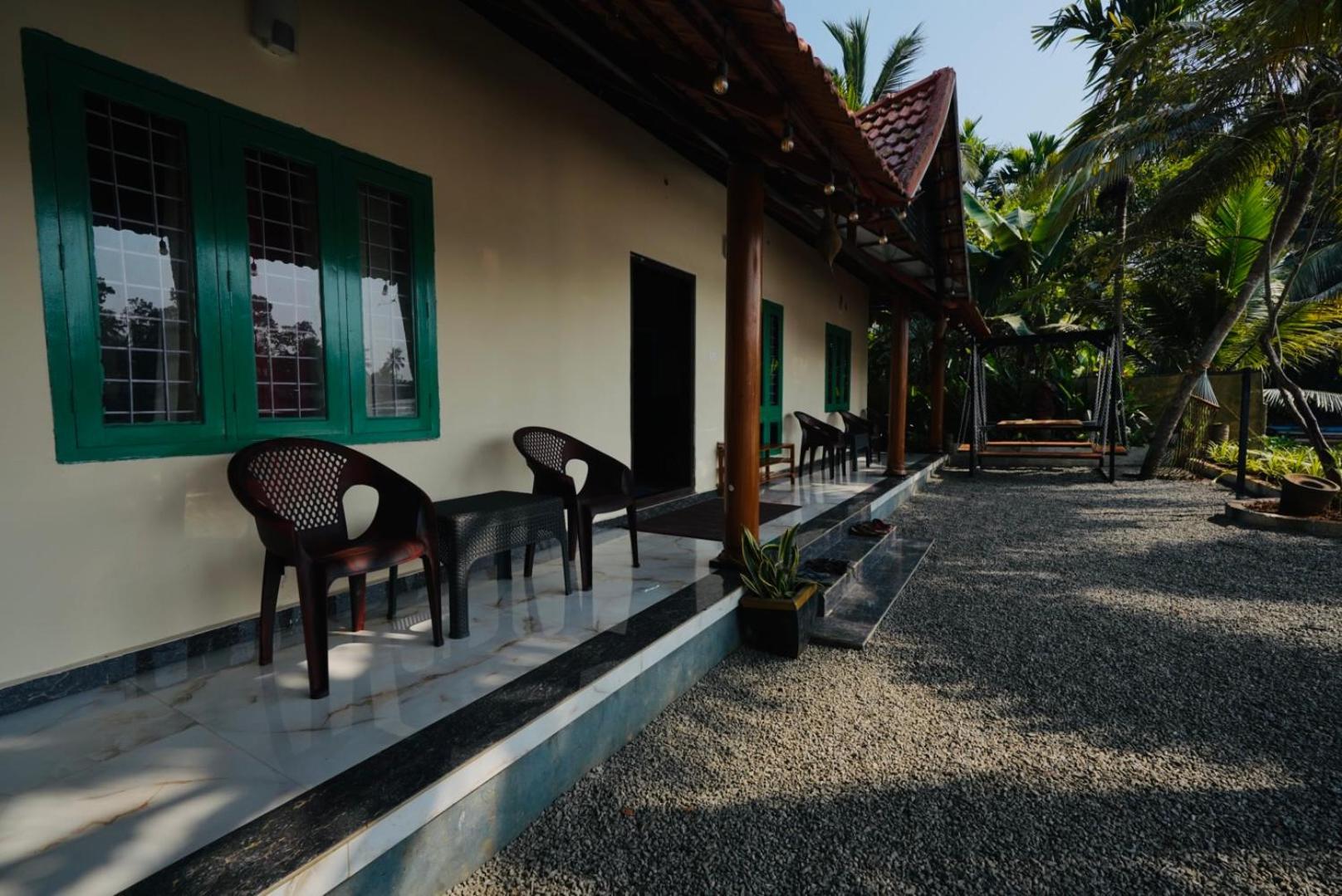 Tulsi Kayal Retreat Appartement Champakulam Buitenkant foto