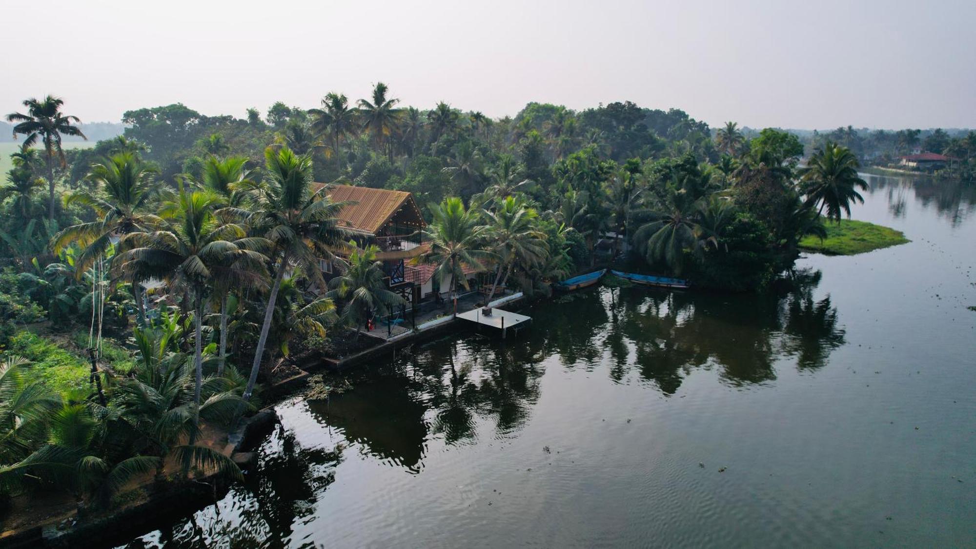 Tulsi Kayal Retreat Appartement Champakulam Buitenkant foto