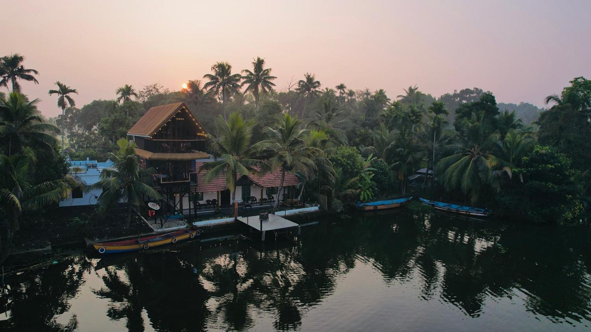 Tulsi Kayal Retreat Appartement Champakulam Buitenkant foto