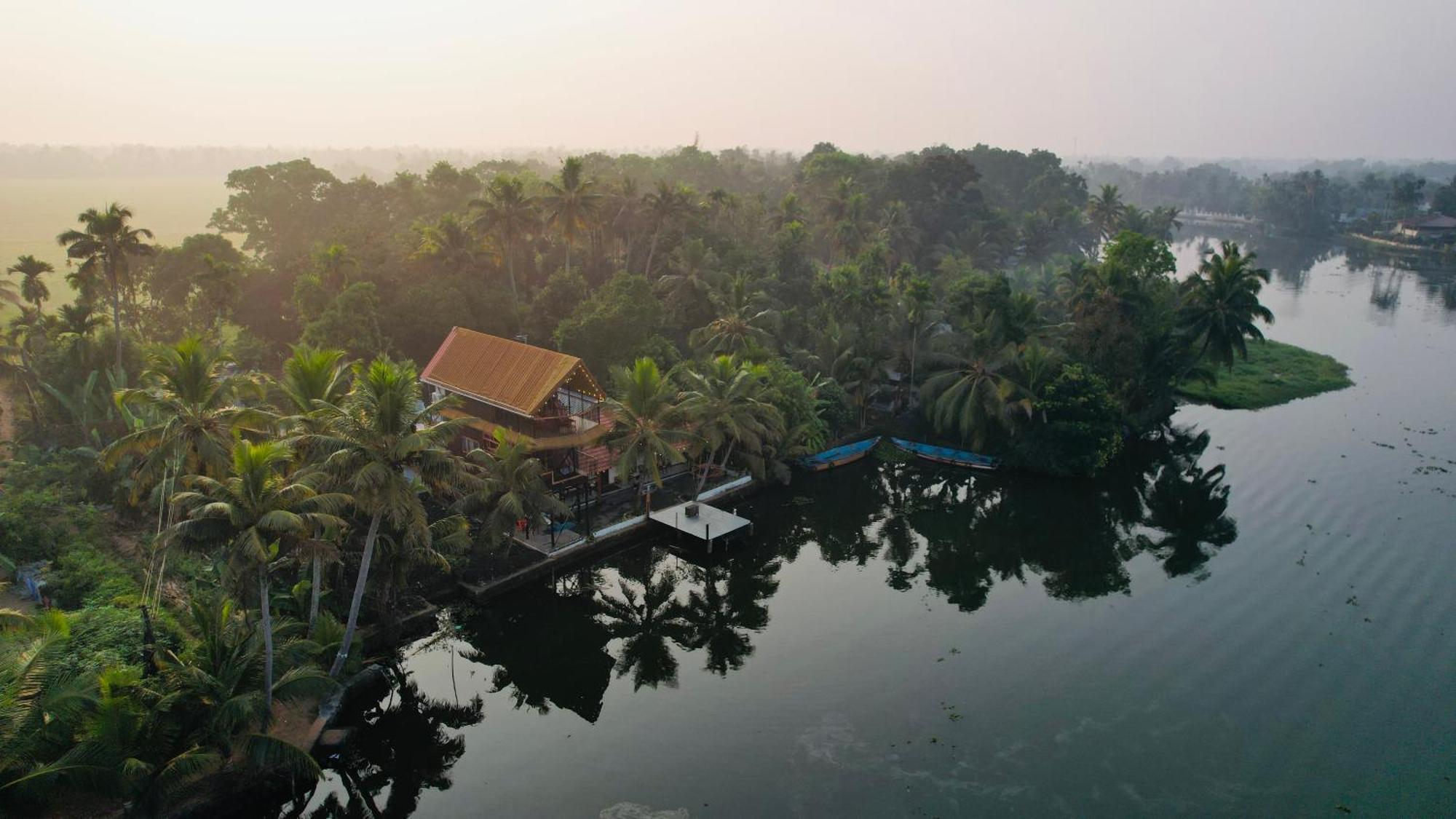 Tulsi Kayal Retreat Appartement Champakulam Buitenkant foto
