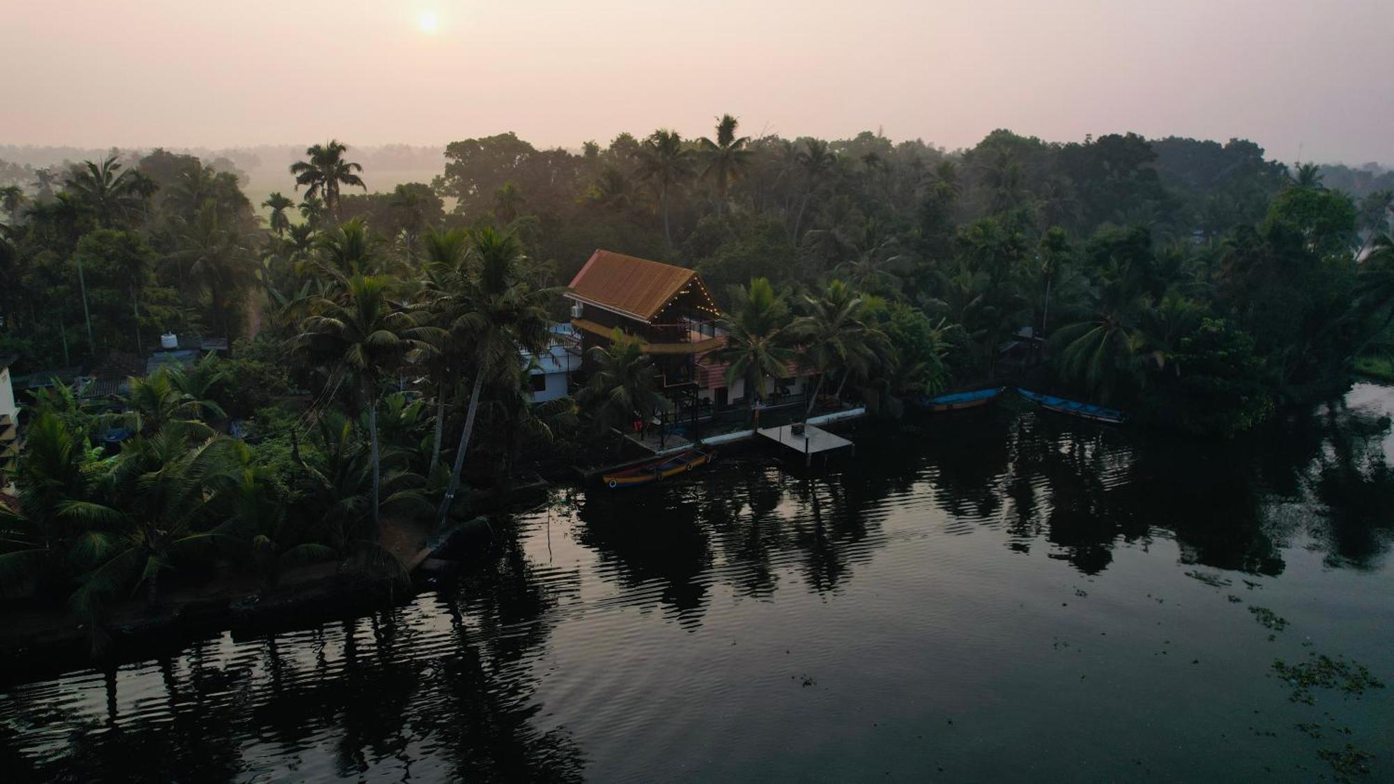 Tulsi Kayal Retreat Appartement Champakulam Buitenkant foto
