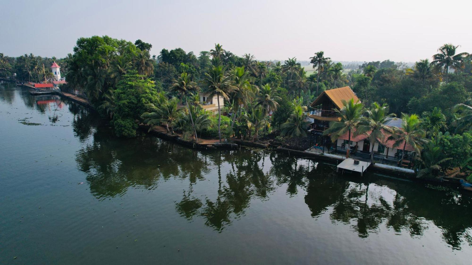 Tulsi Kayal Retreat Appartement Champakulam Buitenkant foto